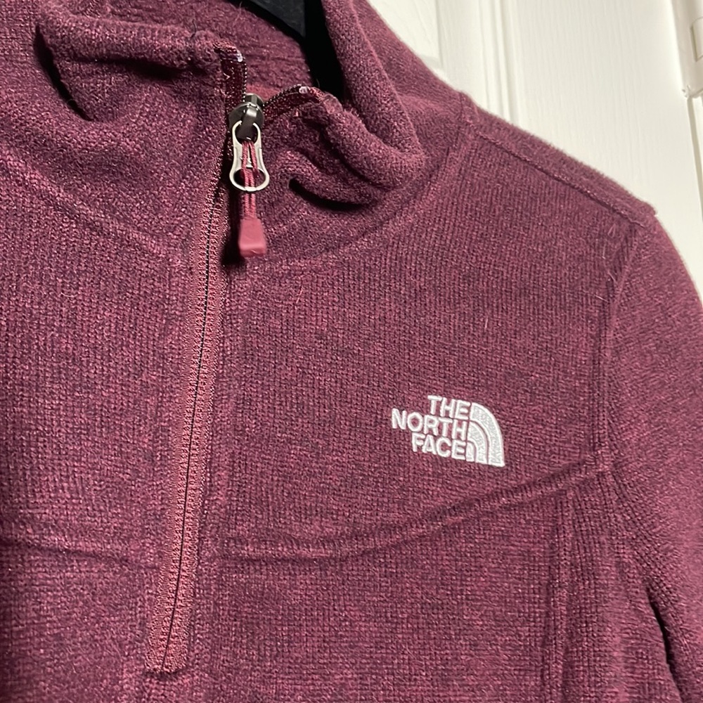 Northface: Maroon Quarter Zip Pullover - image 2